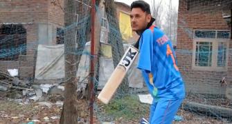 Cricketer Who Bats, Bowls Without Arms