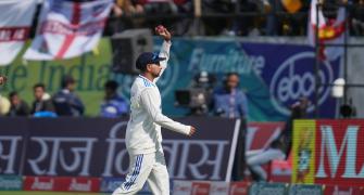 Kuldeep's touching act for Ashwin's 100th Test