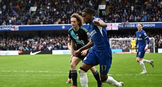 Chelsea claw back to reach FA Cup semis