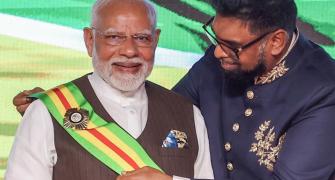 SEE: PM Modi meets cricketing stars in Guyana