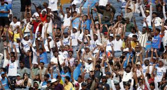 Lack of water bottles sparks fan fury at India-NZ Test