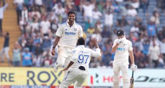 Comeback man Sundar puts India in control on Day 1