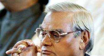 Cong retorts by calling Vajpayee the weakest PM India ever had