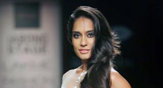 Lisa Haydon's looking right at you!
