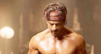 You too can get six pack abs like Shah Rukh Khan :-)