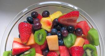 Recipe: Fresh Cut Fruits with Orange-Vanilla syrup