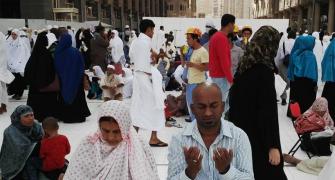 Ramzan photographs: Praying to the Almighty!