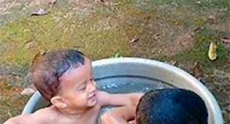 Your summer pics: Kids in a tub