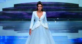 Girls, this could be your dream wedding gown