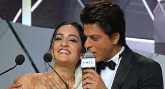 Oh my! Archie Panjabi is just another girl when SRK sings to her