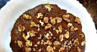 Recipe: Manasi's Dates And Walnut Eggless Cake