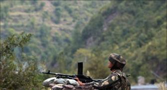 Pakistani troops fire mortar bombs on border posts in Jammu