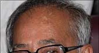 India can't handle fiscal deficit for long: Pranab