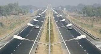 NHAI to award projects worth Rs 1 lakh crore