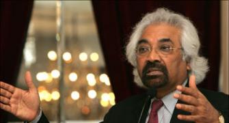 Pitroda to bring digital credit card to your mobile phone!