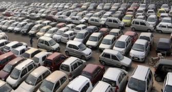 Auto majors post mixed results in March