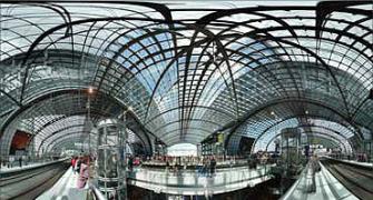 World's 10 most amazing railway stations