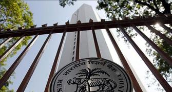 Moody's upgrades Indian bonds, pegs GDP below 7%