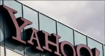 Yahoo! reports marginal dip in net income