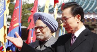 PM invites Korean investments in solar, nuclear sectors