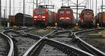 Railways may lease out 50 locos to Pakistan