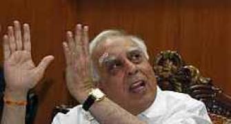 Telcos must look at data services for revenues:Sibal