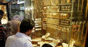 Hawala premiums double as gold smuggling zooms