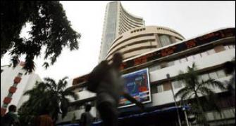 Sensex falls 91 pts to 1-mth low