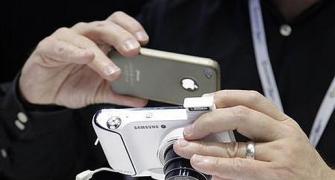 Are smartphones making compact CAMERAS redundant?