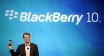 Users line up to try new BlackBerry 10 platform