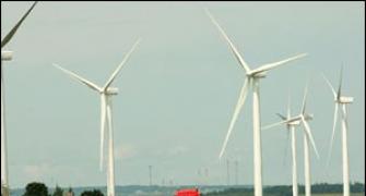 DLF sells Gujarat wind turbine project for Rs 282 cr
