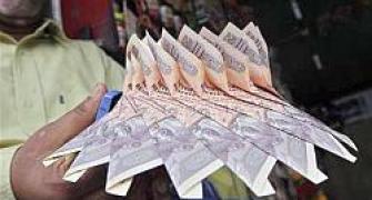 Govt to launch Rs 10 plastic notes in 5 cities