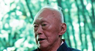 Ex-Singapore leader Lee Kuan Yew's health deteriorates; critically ill