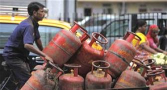Aadhaar mandatory for LPG subsidy