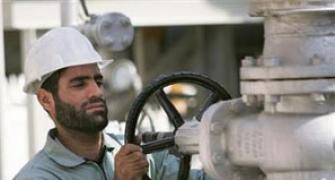India pushes Iran to accept rupee for all crude oil