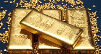Gold traders struggle for supplies despite record premiums