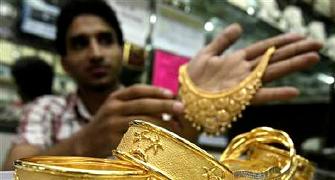 Some relief! Gold, silver extend gains on global cues