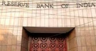 'RBI to ease rates by 50 bps in 2015, first cut likely in Feb'