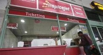 SpiceJet shares continue to plunge, down 17%