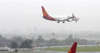 To save on wage bill, SpiceJet asks about 60 pilots to leave