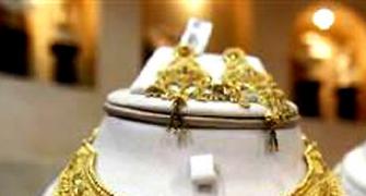 Gold likely to touch Rs 31,500 around polls
