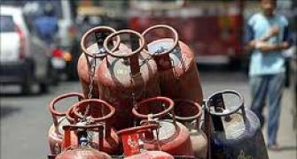 Hike in LPG rates to affect only 1% of consumers: Govt