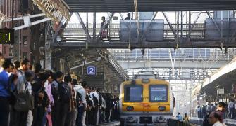 BJP, Sena MPs demand roll back in Mumbai suburban rail fare