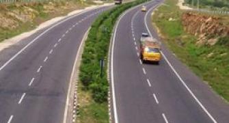Govt mulls Rs 1-lakh-cr road financing corp