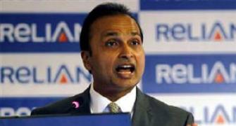 RCom to pull discounts as Q4 profit nearly halves
