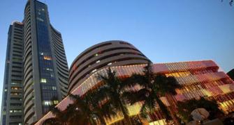 Sensex lacklustre; Maruti races, RIL, GAIL shares slip