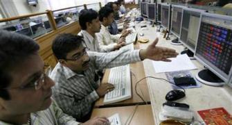 Nifty hovers near 7,750; TCS, HCL Tech plunge over 7%