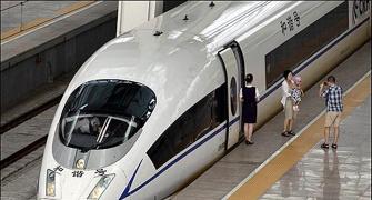 China to increase high-speed rail network to 30,000 km