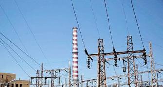 Maha govt targets 14400 MW power generation by 2019