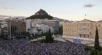 Greece offers new proposals to avert default, creditors see hope